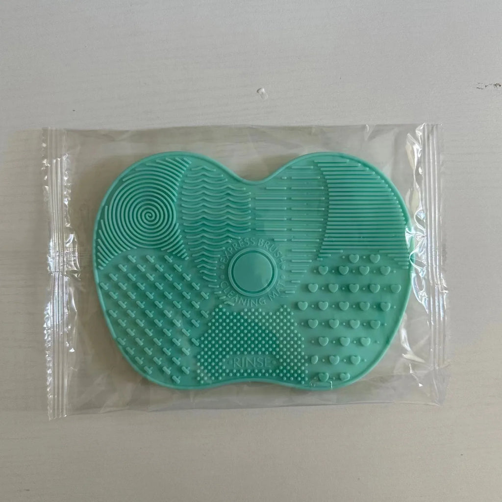 Apple-Shaped Silicone Makeup Brush Cleaning Mat | Portable Suction Cup Scrubber Pad